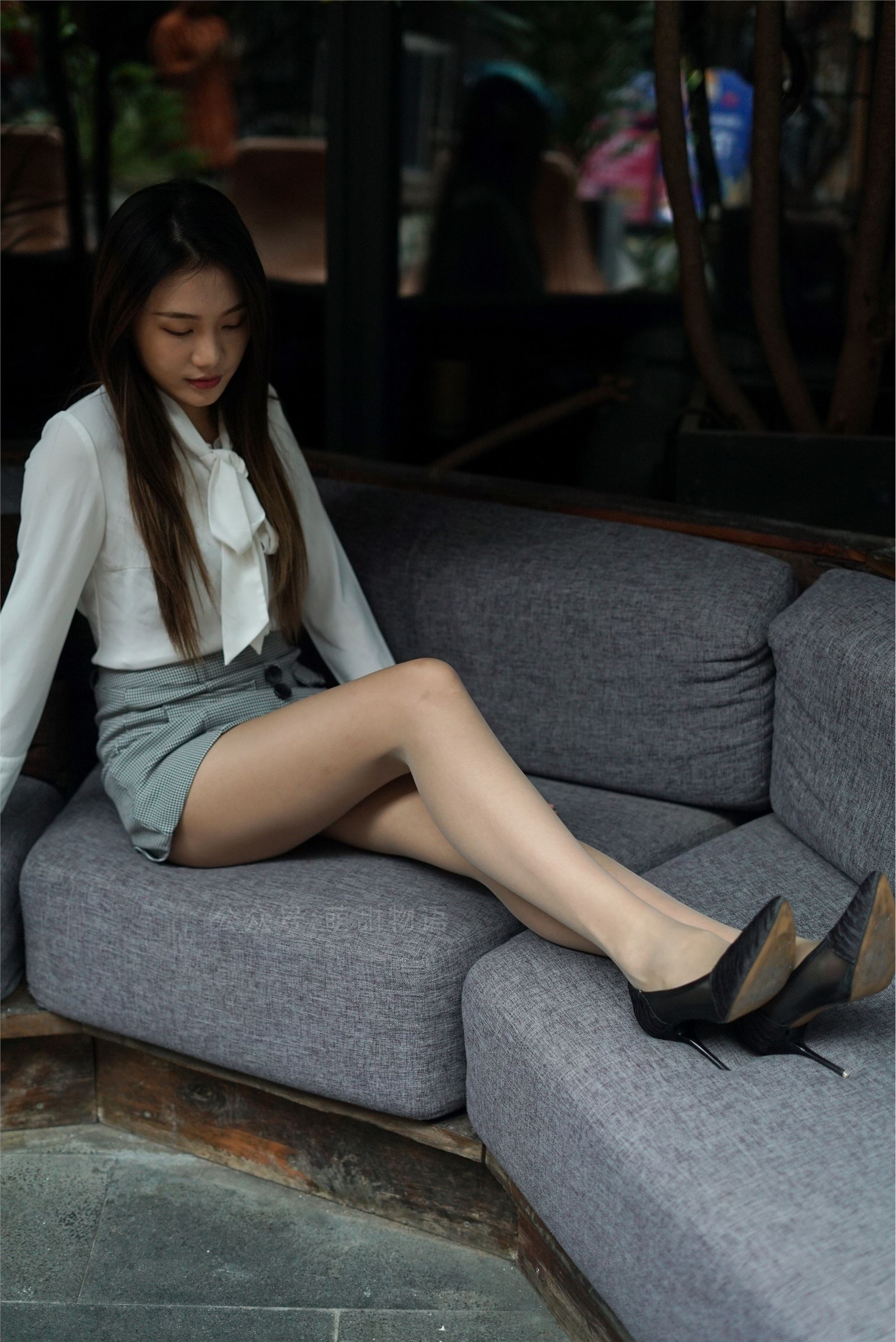 萌甜物语 XM210 《在路边的座位玩脚脚-笑笑(含SP)》